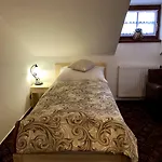 Familia בית הארחה