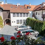 בית הארחה Familia 3*