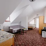 בית הארחה Familia 3*