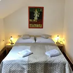 Familia בית הארחה