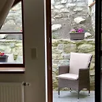 Familia בית הארחה