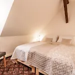 בית הארחה Familia