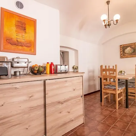 Familia Guest house 3*